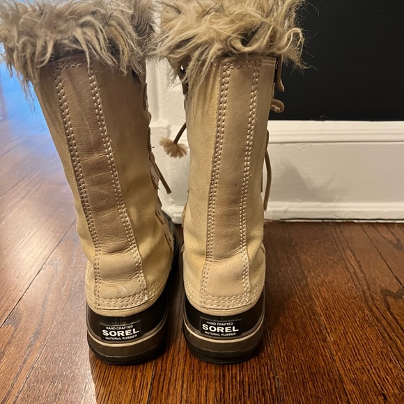 SOREL's Joan of Arctic Boots - Picture 4 of 6